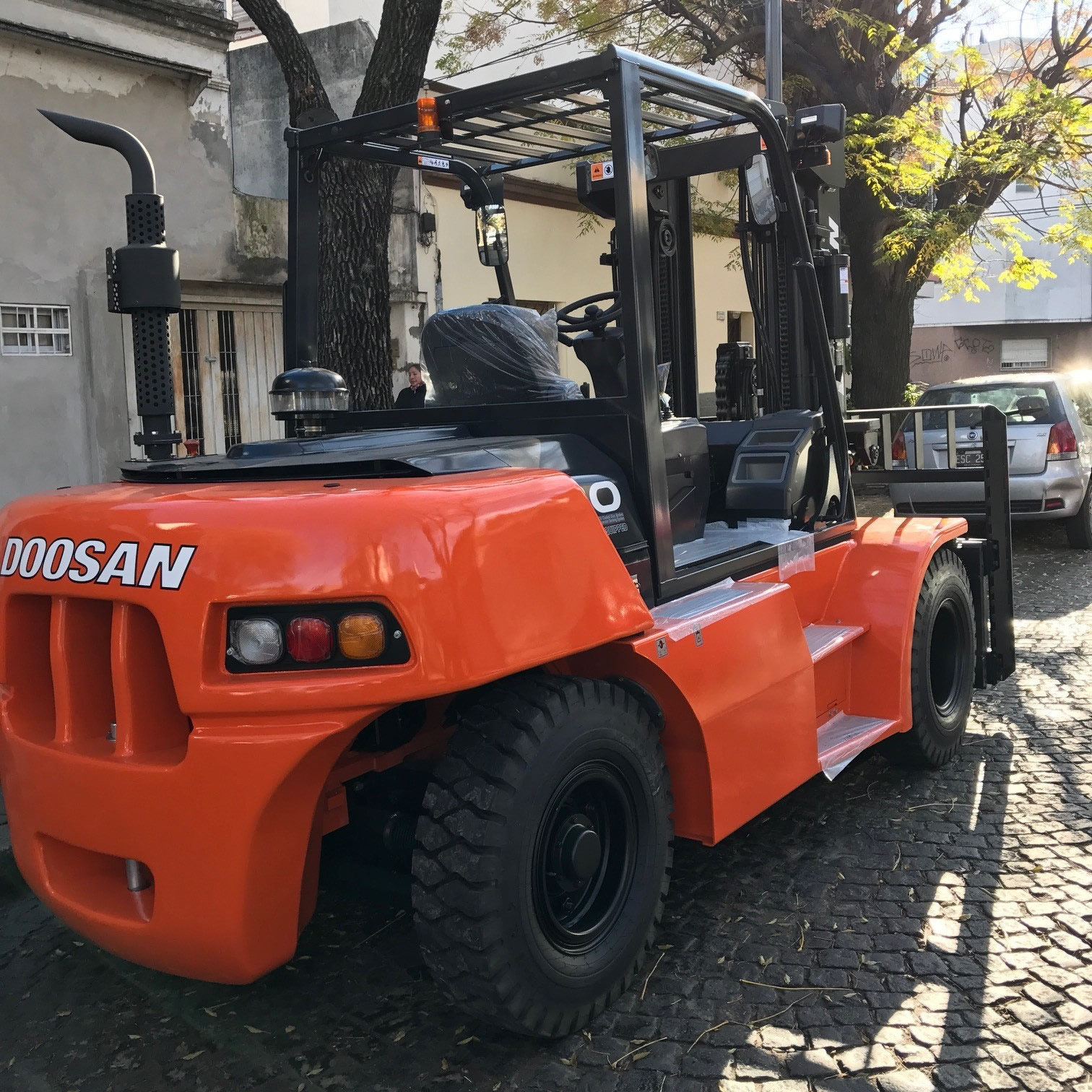 Autoelevador Doosan 70 de la flota TRA-MA